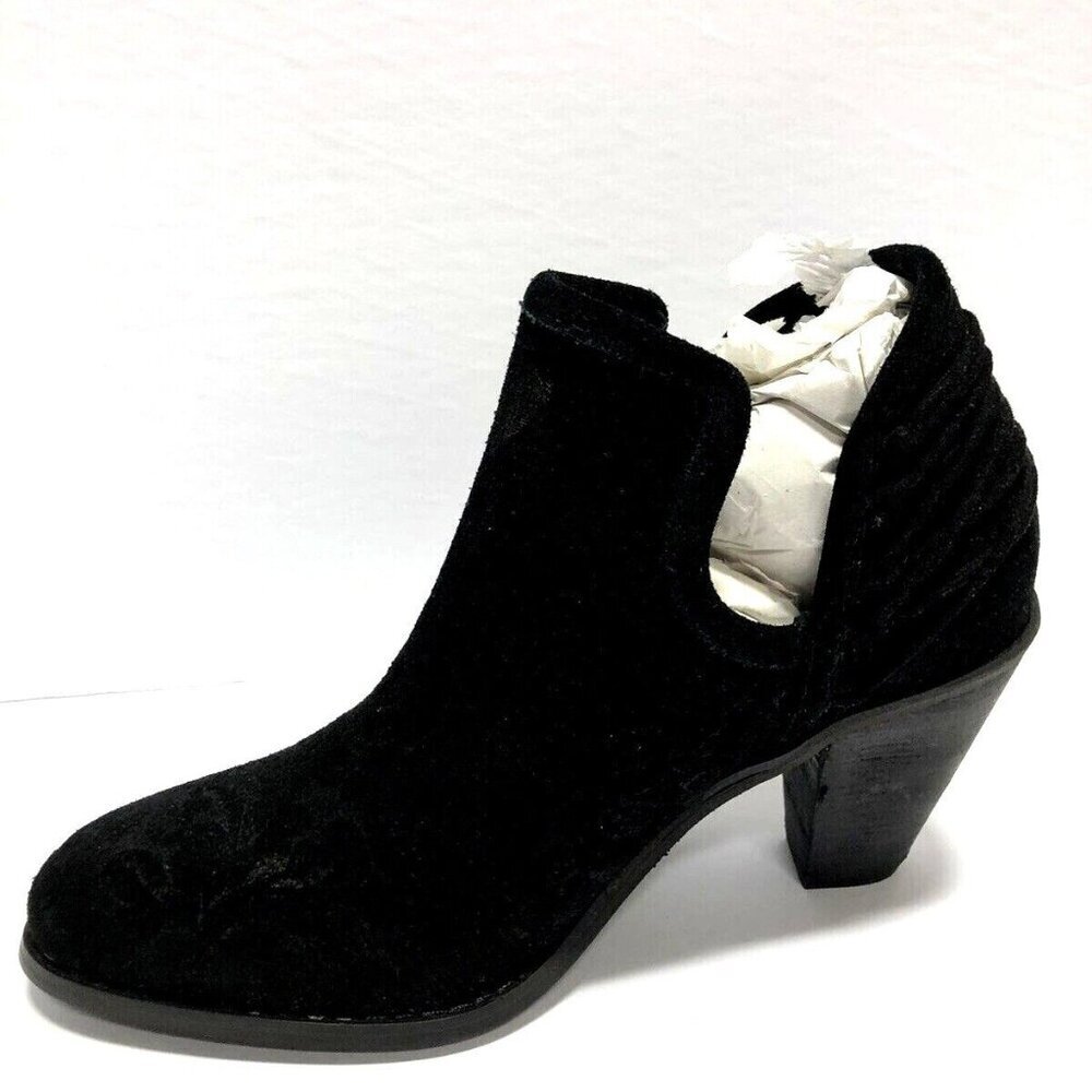 Yellow Box Women’s Lovelee, Ankle Booties-Black, Size 8M.